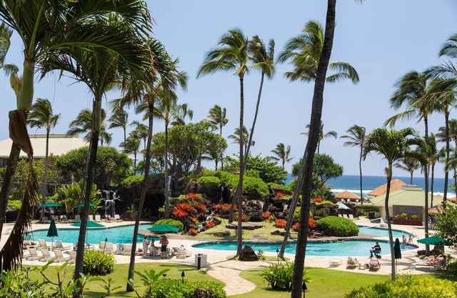 Best Deal Luxury Resort in Town Sleep 4 romantic, fun and relaxed