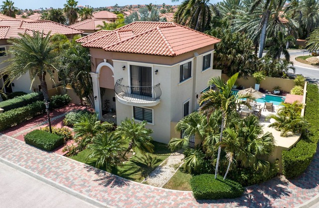 Best Luxury Villa with Private Pool in Gold Coast