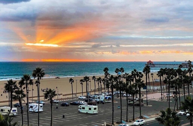Best reviews! 30day+ ok. Steps to the beach! A/C, kid/pet friendly w/parking.