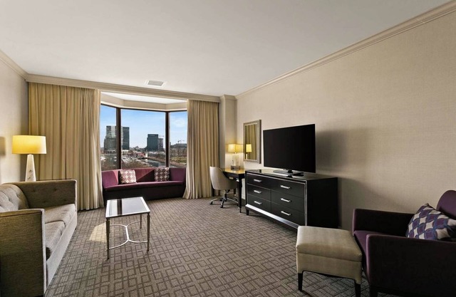 Best Value, Quality Stay! Close to M&T Bank Stadium, Pet-Friendly, w/Pool
