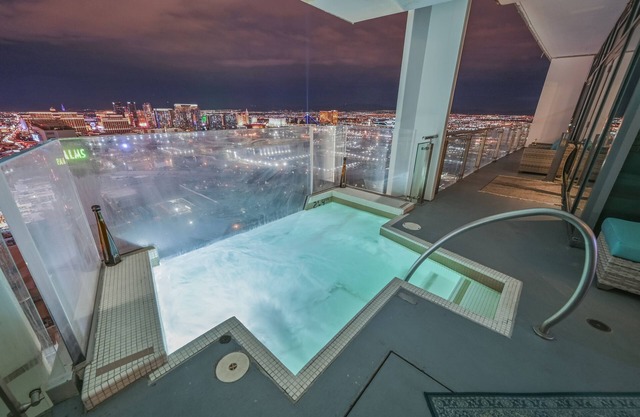 Best View In Las Vegas! Over 500 FEET IN THE AIR!