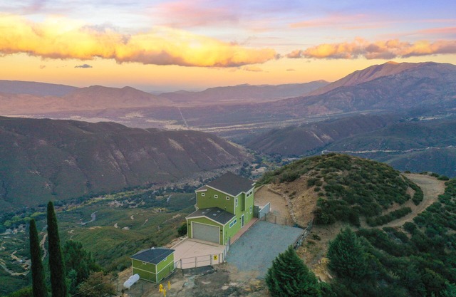 Best Views in Julian. Modern Cottage with Cliffside Hot Tub & Glass Sauna