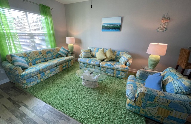 BETTER THAN HOTEL! 2 Suites!