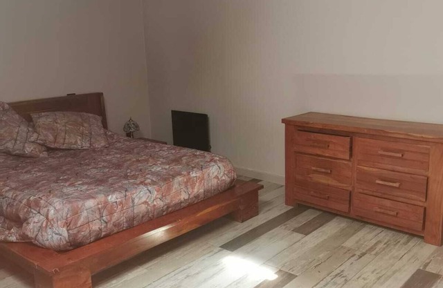 Between Sète and Cap d'Agde in quiet countryside 5 minutes from the beach and leisure facilities