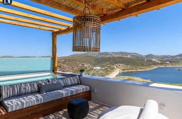 BH463 - C - Suite Mykonos