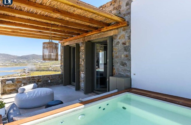 BH464 - C - Suite Mykonos
