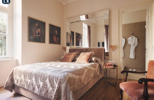 BHA025 - C - Suite Athens