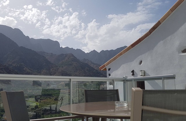BIBIAN HOUSE WITH SPECTACULAR VIEWS