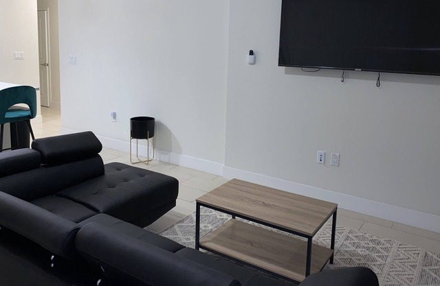 Big 2 bedrooms 2 baths Apartment by the water 🌊 🏝 ☀️