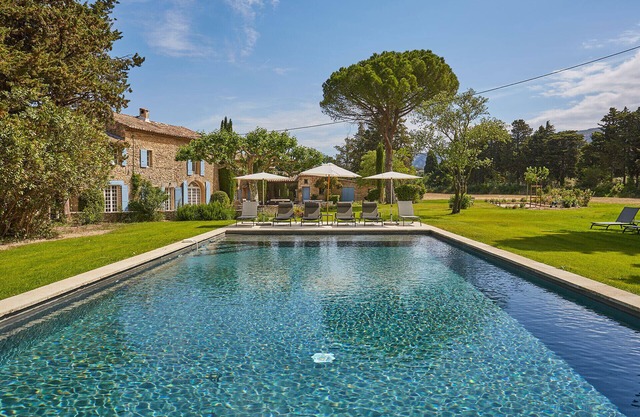 Big farmhouse with pool in the Luberon - Le Mas du Haut Cabedan