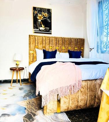 Big Private Room with Amazing Views in Heart of the City