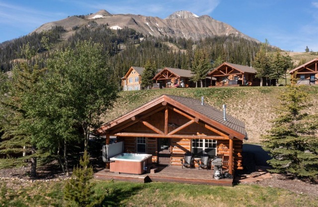 Big Sky Vacation Rentals: CH Cabin 11 Bandit Way