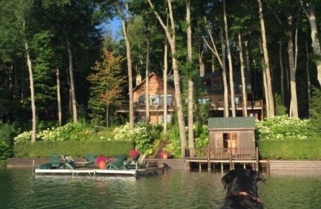 Big Twin Lake Lakefront Lodge