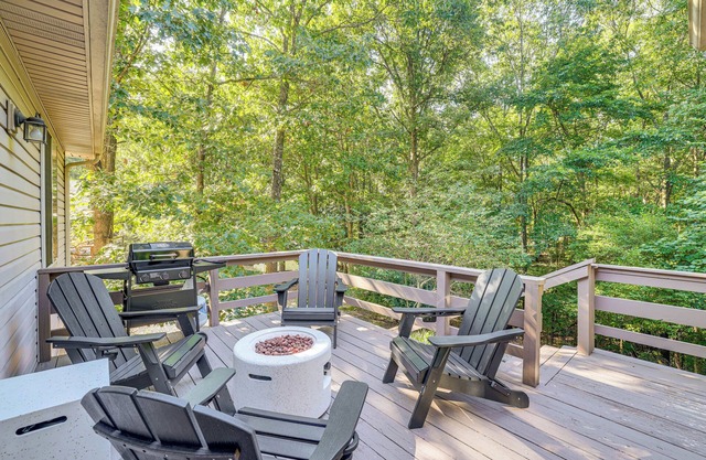 Bike, Golf, Swim: Modern Bella Vista Home w/Deck!