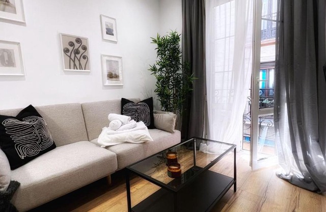 Bilbao Ronda apartamento con balcón Casco Viejo
