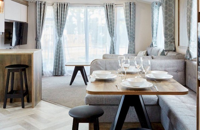 Billing Aquadrome Gold 2 Bed Caravan KL07