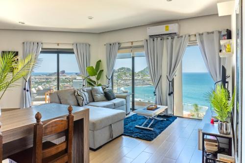 Billion dollar View with Private Terrace