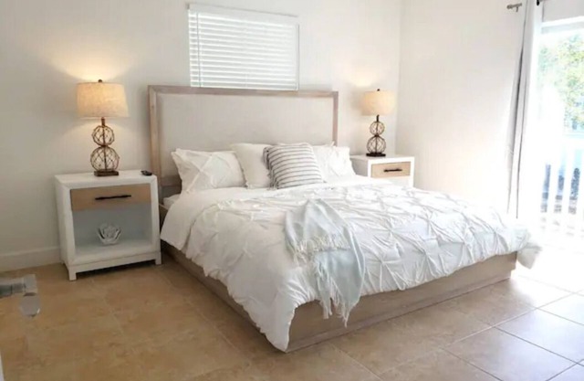 Bimini Dreams, Steps from the Beach, optional Golf Cart rent