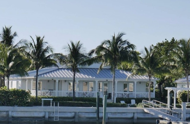 Bimini Island House @Resorts World Bimini enclave with private floating dock