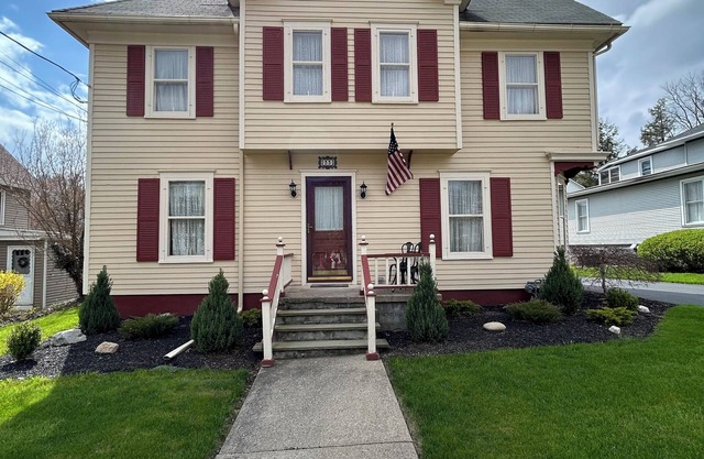 Bishop & DeSanto Family Inn, Sleeps 8