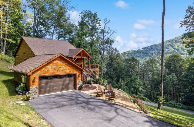 Black Bear Ridge! Newly Built! 4BD/3.5 BA