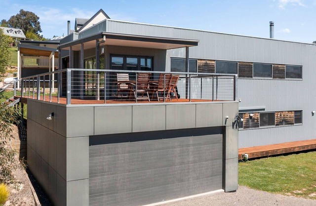Black Diamond - Luxury Alpine Home in Merrijig - Sleeps 14