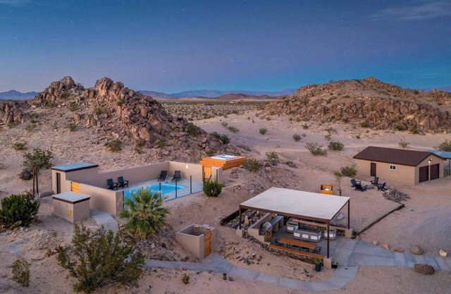Black Star Oasis | Pool, Boulders & 15 Acres 💫