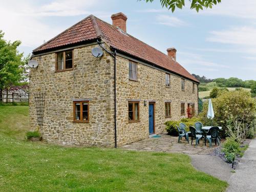 Blackberie Cottage - E2389
