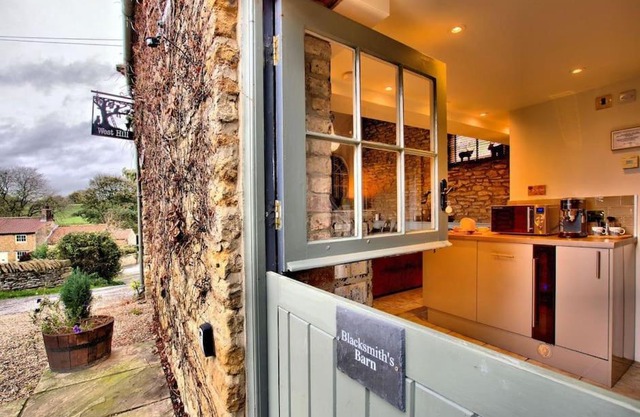 Blacksmith’s Barn - Cosy, Chilled & Dog Friendly.