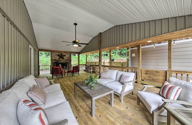 Blairsville Tiny Home w/Covered Furnished Deck!