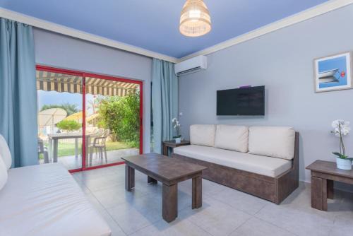 Bliss Aqua 11 - One BR Chalet at Aqualand Resort in Batroun