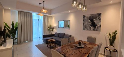 Bliss at the Fields, 5BR Villa with Garden in Meydan