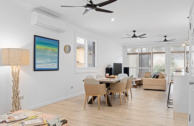 Blissful Beachfront Pad / Pet Friendly