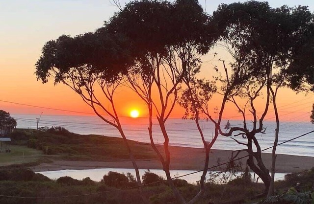 Blissful Beachside Stay /Stanwell Park