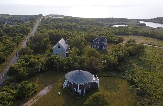 Block Island Home - 4 Bedroom home on West Beach Road w/Panoramic Ocean Views
