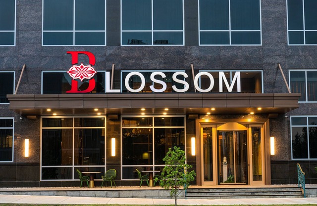 Blossom Hotel Houston, Curio Collection by Hilton