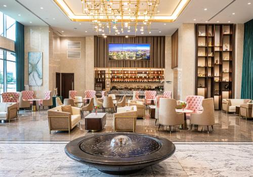 Blossom Hotel Houston, Curio Collection by Hilton