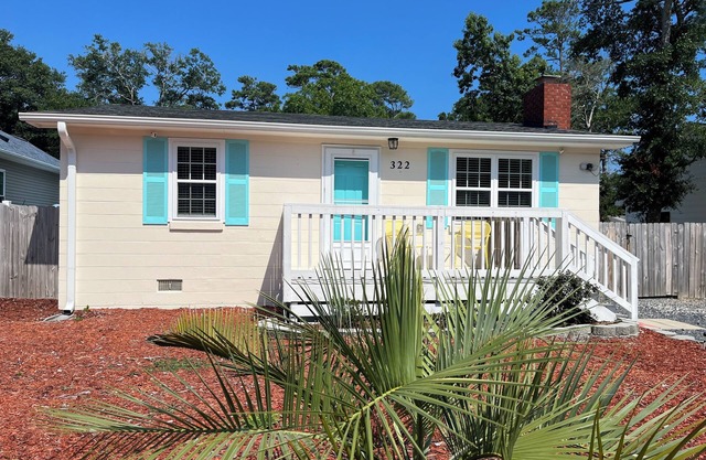 BLOWFISH!Relax in our Beach Bungalow, located within easy access to 46th street