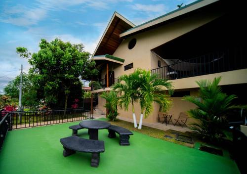 Blu House Nature & Tours
