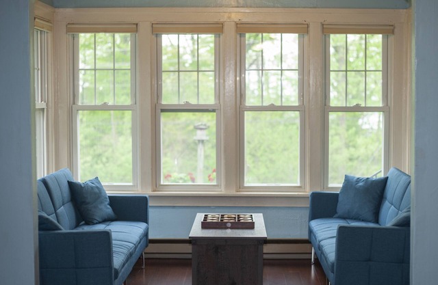 Blu Shutter Beach House - Best location for a Vacation!