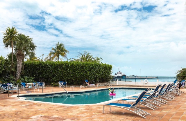 Blue Bayou: Ideal Key West Location W/Shared Pool, Steps from Beach, Duval Street & Mallory Square!