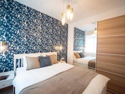 Blue Bird Citadel Apartment