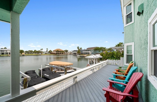 .Blue Crab Bay House