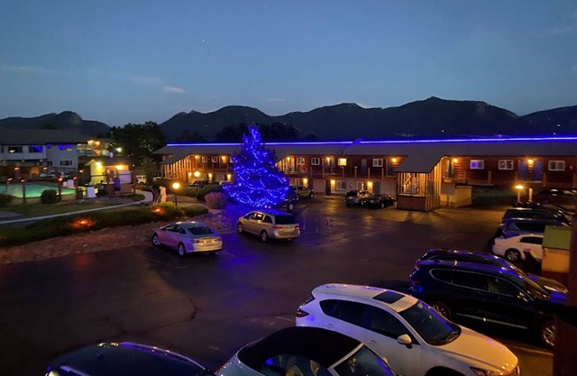 Blue Door Inn