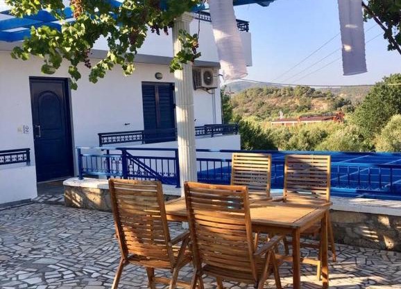 Blue House Lardos