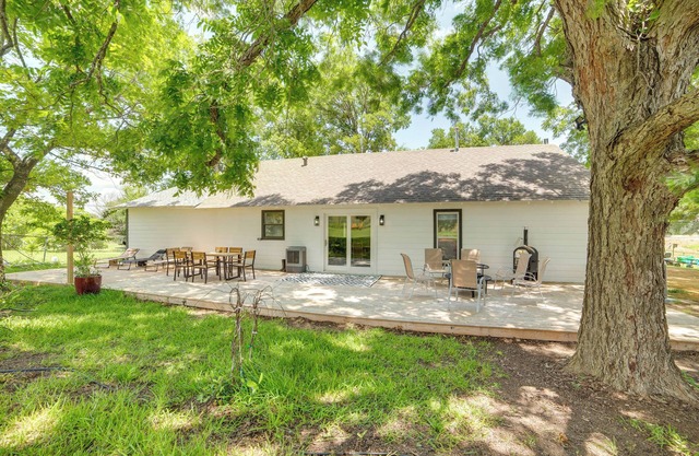 Blue Ridge Retreat on 10-acre Farm: Rural Reset!