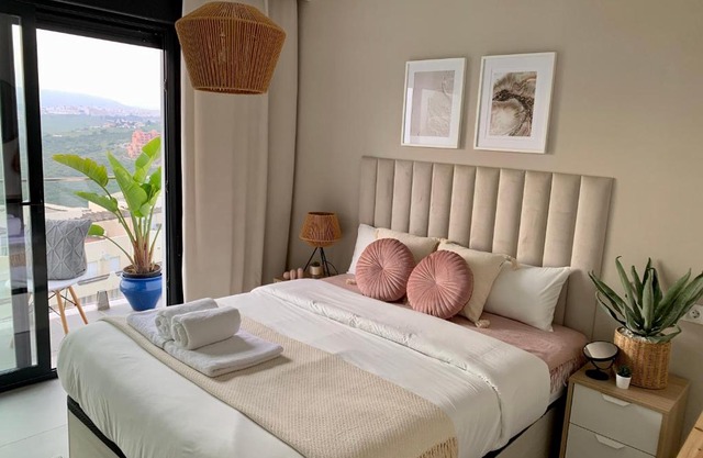 Blue Sunset Luxury Seaview Apartment La Duquesa