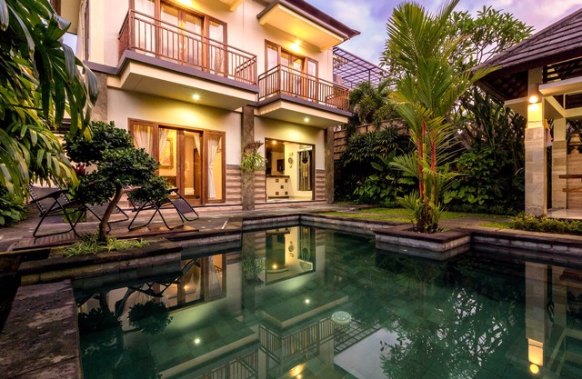 Blue Swing Villa