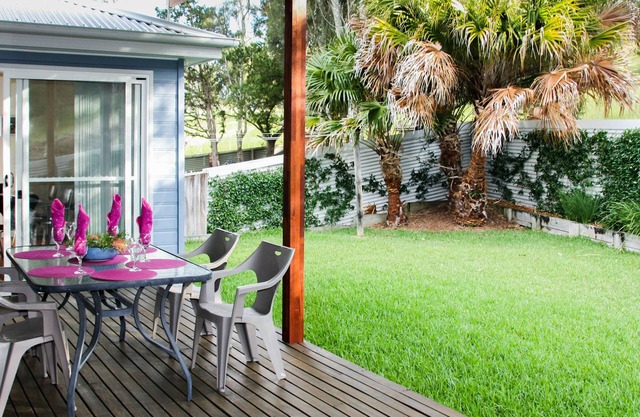 Blue Vogue Combo, 8 bedrooms *Sleeps 16+* walk to cafes and beach