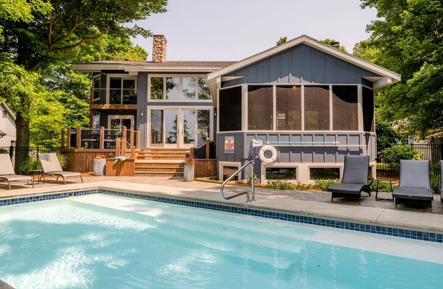 Blue Water Retreat - Spacious Lake Michigan retreat with In-ground pool